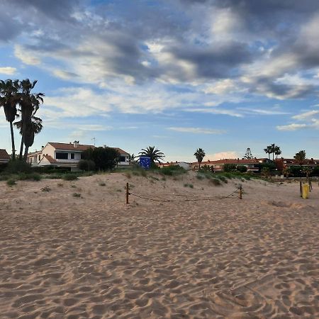 Apartamento Cosy House With Garden Infront Of The Sea Creixell Exterior foto