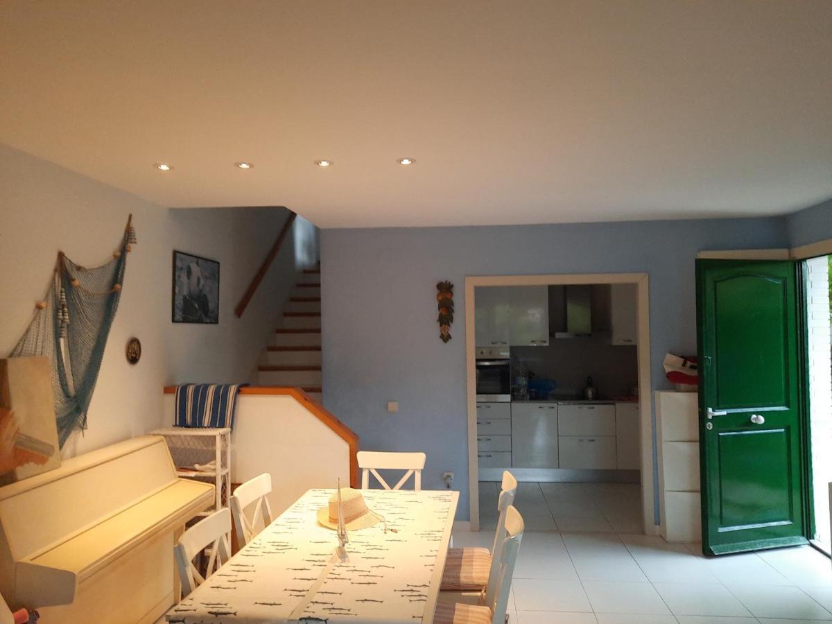 Apartamento Cosy House With Garden Infront Of The Sea Creixell Exterior foto