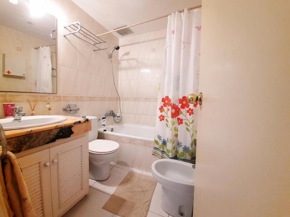 Apartamento Cosy House With Garden Infront Of The Sea Creixell Exterior foto