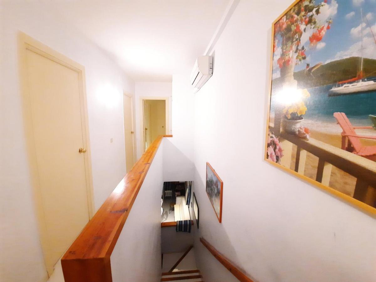Apartamento Cosy House With Garden Infront Of The Sea Creixell Exterior foto